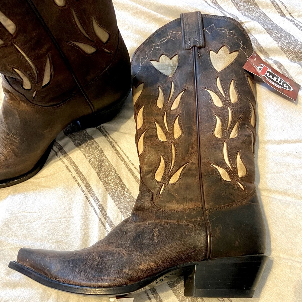 NWT Justin Cowboy Boots Size 8.5